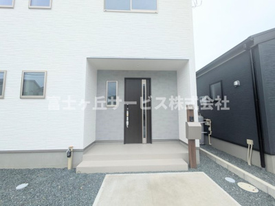 【エントランス】 | 磐田市福田 22期 新築一戸建て 2号棟 | エントランスです