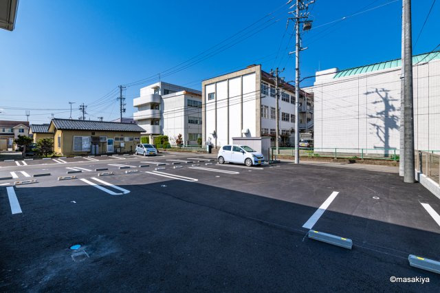 ベルフールの駐車場