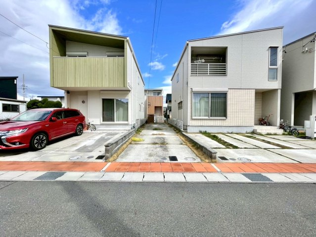 港区東茶屋一丁目戸建の駐車場