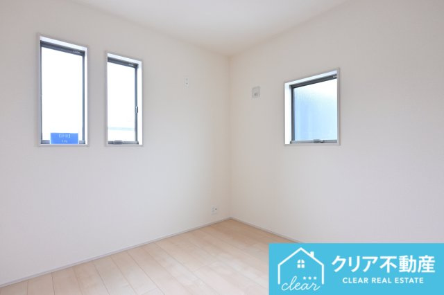 【洋室】 | 大泉町第6仙石　リーブルガーデン | 二面採光で明るい洋室です♪