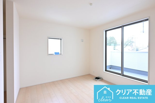 【洋室】 | 大泉町第6仙石　リーブルガーデン | 大きな窓で明るい洋室です♪