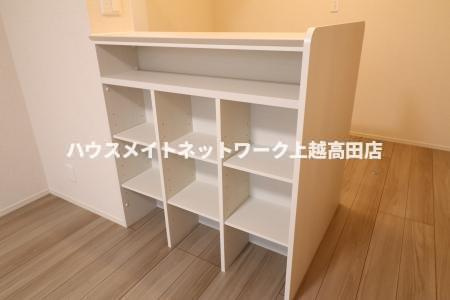 サニーガーデンのその他|キッチン背面収納