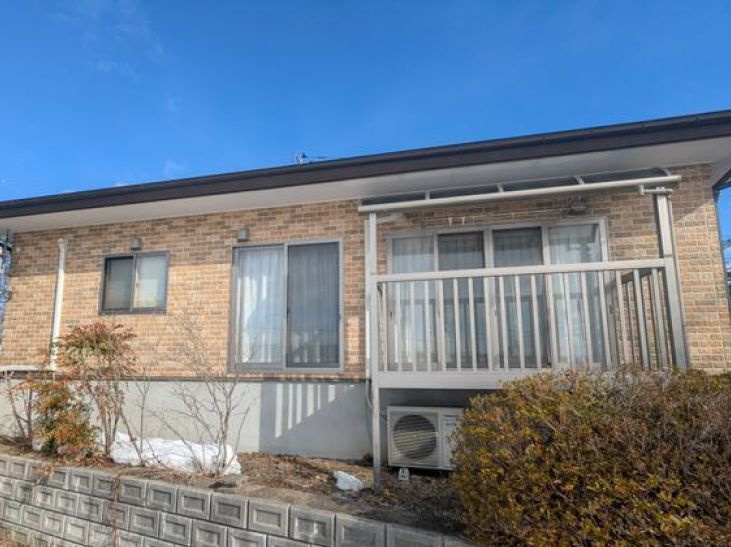 紫波町日詰戸建の外観|地震に強い安心の平屋建て住宅。ワンフロアで完結する暮らしやすさと、家族みんなに優しい快適な住まい。