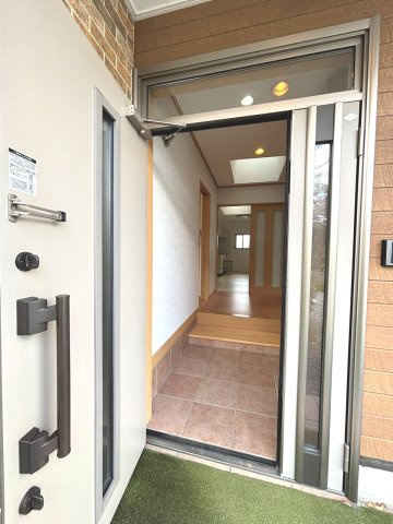 紫波町日詰戸建の玄関