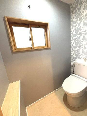 紫波町日詰戸建の寝室|バルコニー付☆