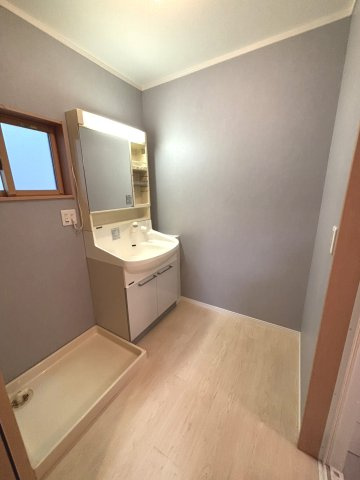 紫波町日詰戸建の洗面所|独立洗面化粧台★脱衣所★