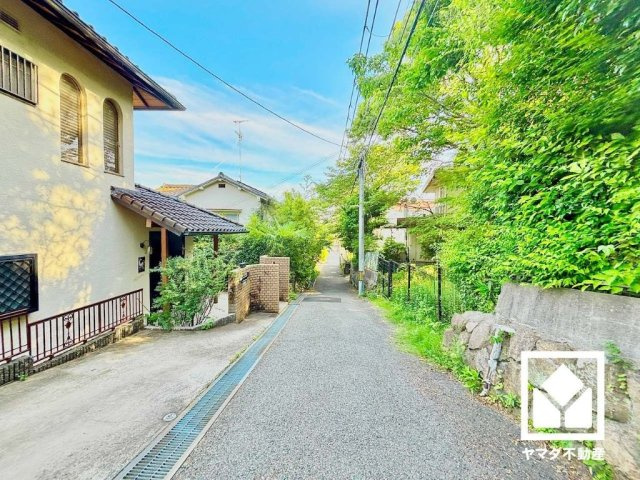 西宮市苦楽園二番町の前面道路含む現地写真