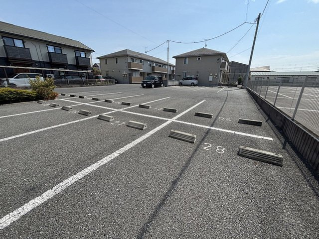 プリムヴェール上並榎　Ｂの駐車場|駐車場