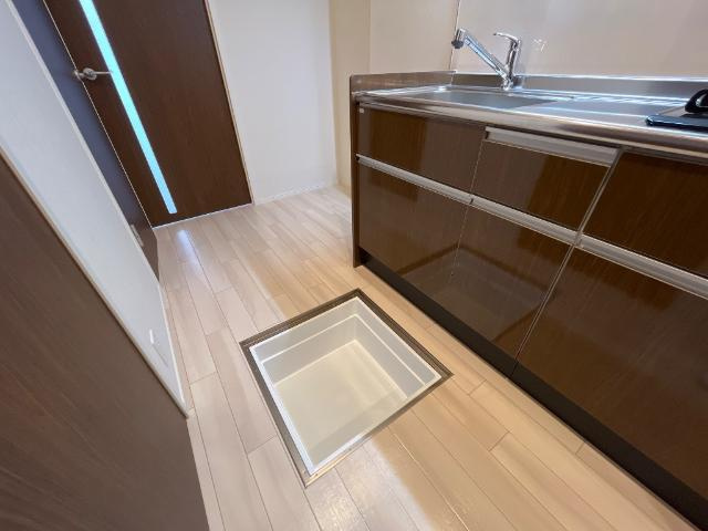 仮）シェルルユーロピュア清輝本町のキッチン|床下収納（イメージ）