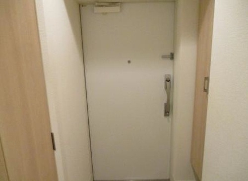 ライオンズクオーレ東京三ノ輪シティゲートの玄関|玄関ドア