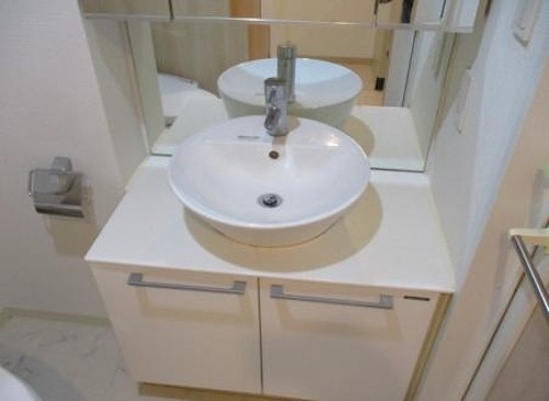 ライオンズクオーレ東京三ノ輪シティゲートのその他|３面鏡付化粧台