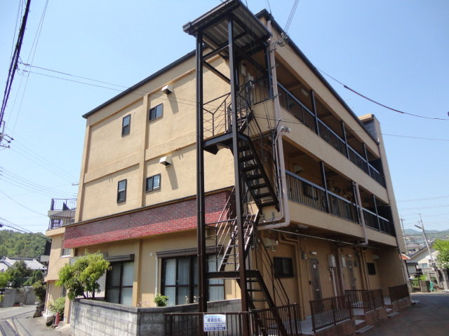 石田マンションの外観