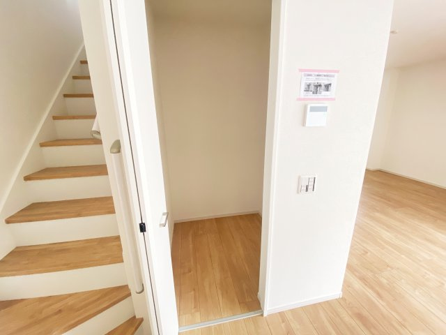 『八王子市新築戸建て』八王子市長房町123-3【仲介手数料無料】　８期の収納|～仲介手数料無料☆八王子ひなた不動産～八王子市長房町　新築戸建て