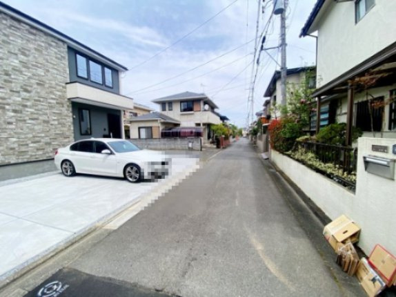 『八王子市新築戸建て』八王子市長房町123-3【仲介手数料無料】　８期の前面道路含む現地写真|～仲介手数料無料☆八王子ひなた不動産～八王子市長房町　新築戸建て