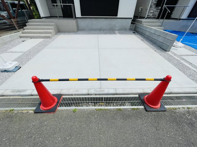 『八王子市新築戸建て』八王子市東浅川町563-5【仲介手数料無料】　８期の駐車場|～仲介手数料無料☆八王子ひなた不動産～八王子市東浅川町　新築戸建て
