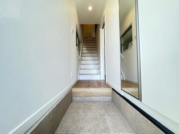 【玄関】 | 門真市四宮3丁目　中古戸建