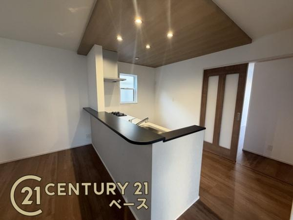 ファーストタウン矢田山町 ３号地 ／新築一戸建のキッチン|■カウンターがあるので家族とのコミュニケーションがとりやすい！