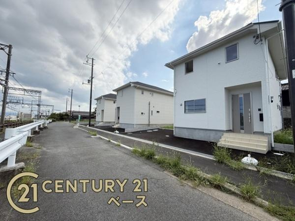 クレイドルガーデン七条 １号棟 ／新築一戸建の前面道路含む現地写真|■現地撮影写真■前面道路は広々！駐車もラクラクです！