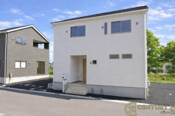 クレイドルガーデン七条 ２号棟 ／新築一戸建の外観|■≪同仕様写真≫■制震装置（SAFE365）搭載！制震＋耐震の地震に強い安心の邸宅！お気軽にお問い合わせ下さい！■
■ペアガラス使用で結露の心配もありません！■