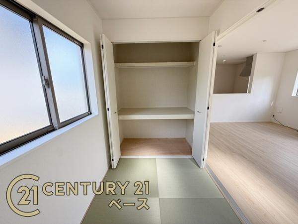 クレイドルガーデン七条 ３号棟 ／新築一戸建の和室|■和室です！布団なども入る大容量の収納を完備！