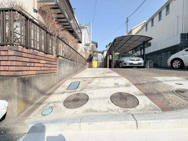 横浜市青葉区たちばな台１丁目の中古一戸建の駐車場|駐車１台分のスペースです！