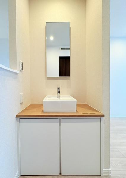 横浜市都筑区牛久保西３丁目の中古一戸建の独立洗面台|2階洗面化粧台