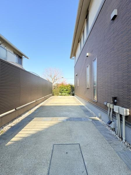 横浜市都筑区牛久保西３丁目の中古一戸建の駐車場