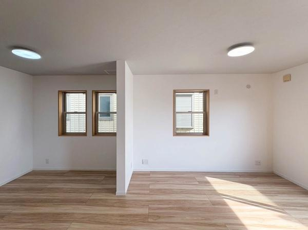横浜市泉区上飯田町の中古一戸建の居間・リビング