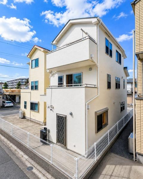 横浜市泉区上飯田町の中古一戸建の前面道路含む現地写真