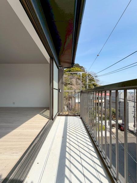 横浜市南区弘明寺町の中古一戸建のバルコニー|2階リビングに面しているバルコニーです！