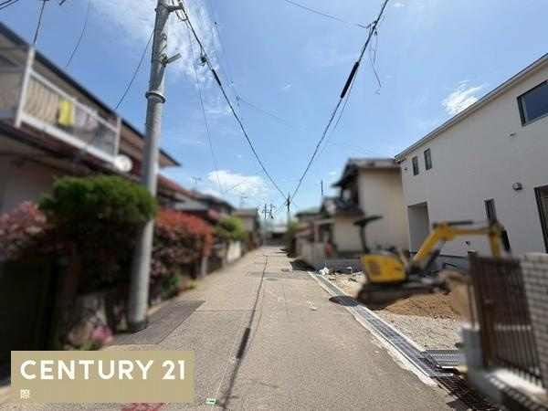 和歌山市島橋東ノ丁第1-1号棟　新築戸建の前面道路含む現地写真