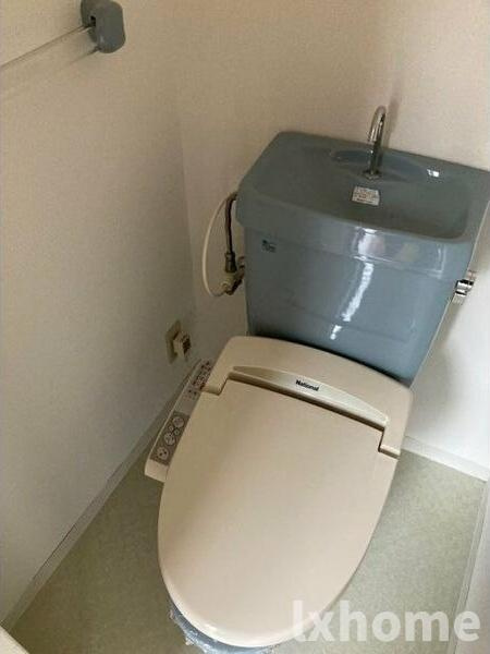 アルビヨン千里丘のトイレ|コンパクトで使いやすいトイレです