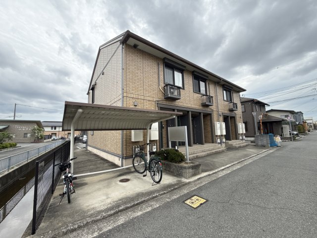 アゼリア宮上　Ａ棟の外観