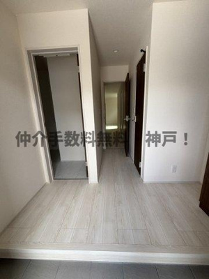 【玄関】 | 神戸市須磨区白川台3丁目　新築戸建1号棟　仲介手数料無料！ | 毎日通る玄関はこちらです