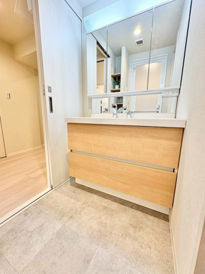 【独立洗面台】 | ジェイパーク渋谷イーストスクエア | 独立洗面台で身支度をすべて済ませてしまいましょう