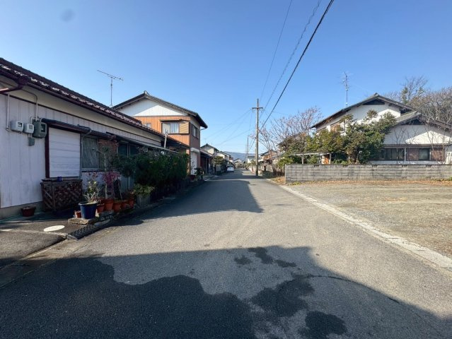 中古戸建　大垣市島町　昭和44年築の前面道路含む現地写真