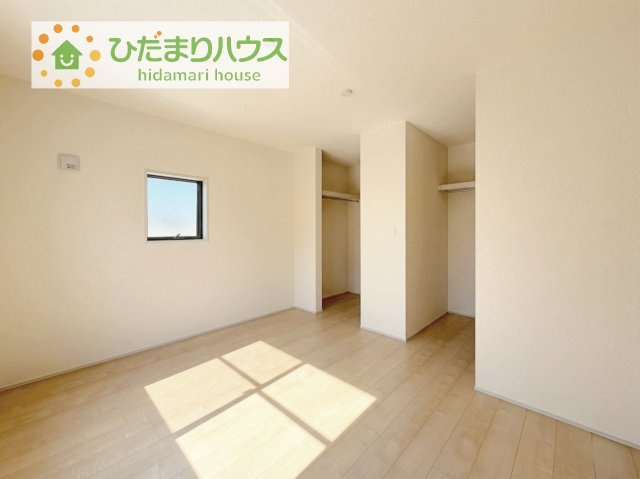【寝室】 | 第1取手市ゆめみ野　新築戸建　2号棟 | バルコニーに面していて、たっぷり光りの入る明るい主寝室です！