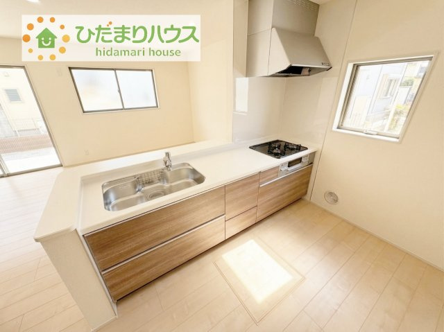 【キッチン】 | 第1取手市ゆめみ野　新築戸建　2号棟 | 3口コンロでお料理する時間も短くなりそうですね(*‘∀‘)