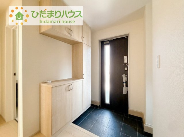 【玄関】 | 第1取手市ゆめみ野　新築戸建　2号棟 | 丁度良い靴箱のサイズ♪これだけあれば家族全員の靴がしまえてスッキリ(^O^)