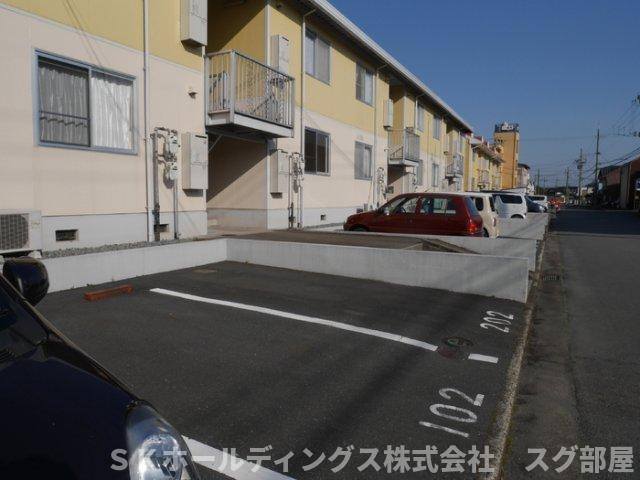 メゾンふじⅠの駐車場