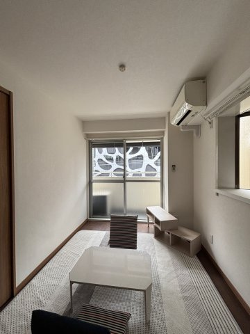 長沼ビルの洋室|※家具付きではございません。