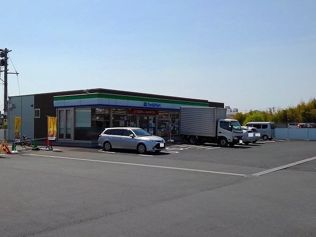 ファイヤーフライの周辺|ファミリーマート　入鹿出新田店まで850m