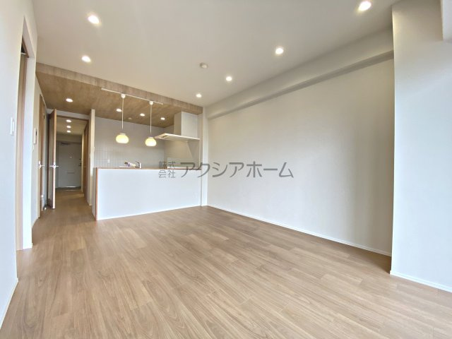 エステ・スクエア新所沢の居間・リビング