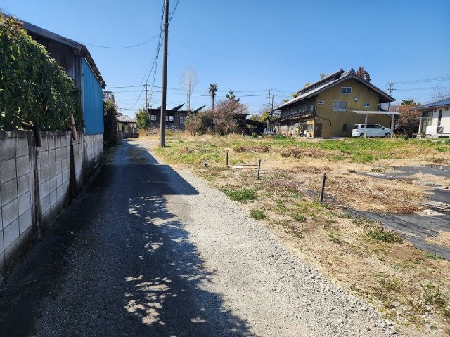 高崎市足門町売土地の前面道路含む現地写真