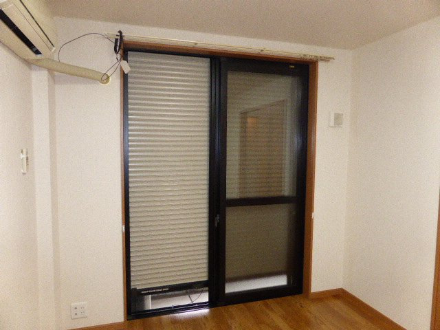 コンフォール恵Ⅱの設備|雨戸シャッター