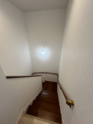【設備】 | 東岡屋Ａ邸 | 階段