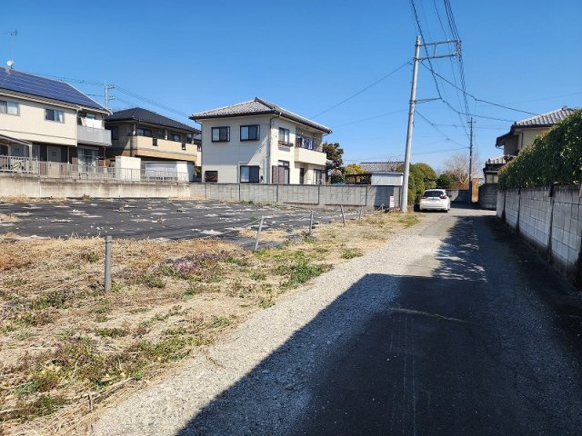 高崎市足門町売土地の前面道路含む現地写真