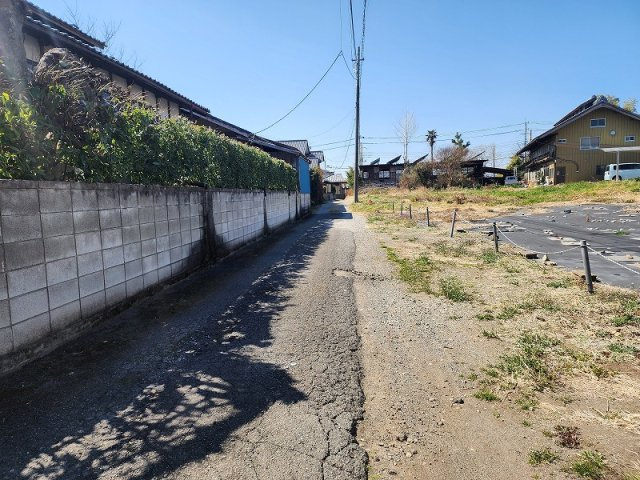高崎市足門町売土地の前面道路含む現地写真