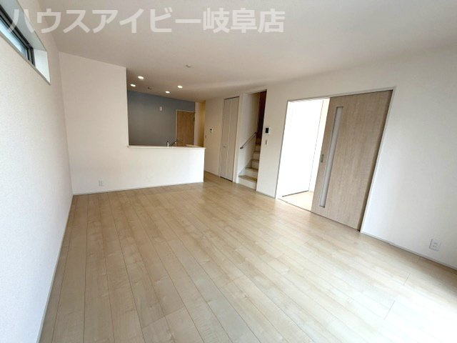 【居間・リビング】の画像