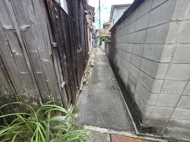 姫路市木場中古戸建の前面道路含む現地写真
